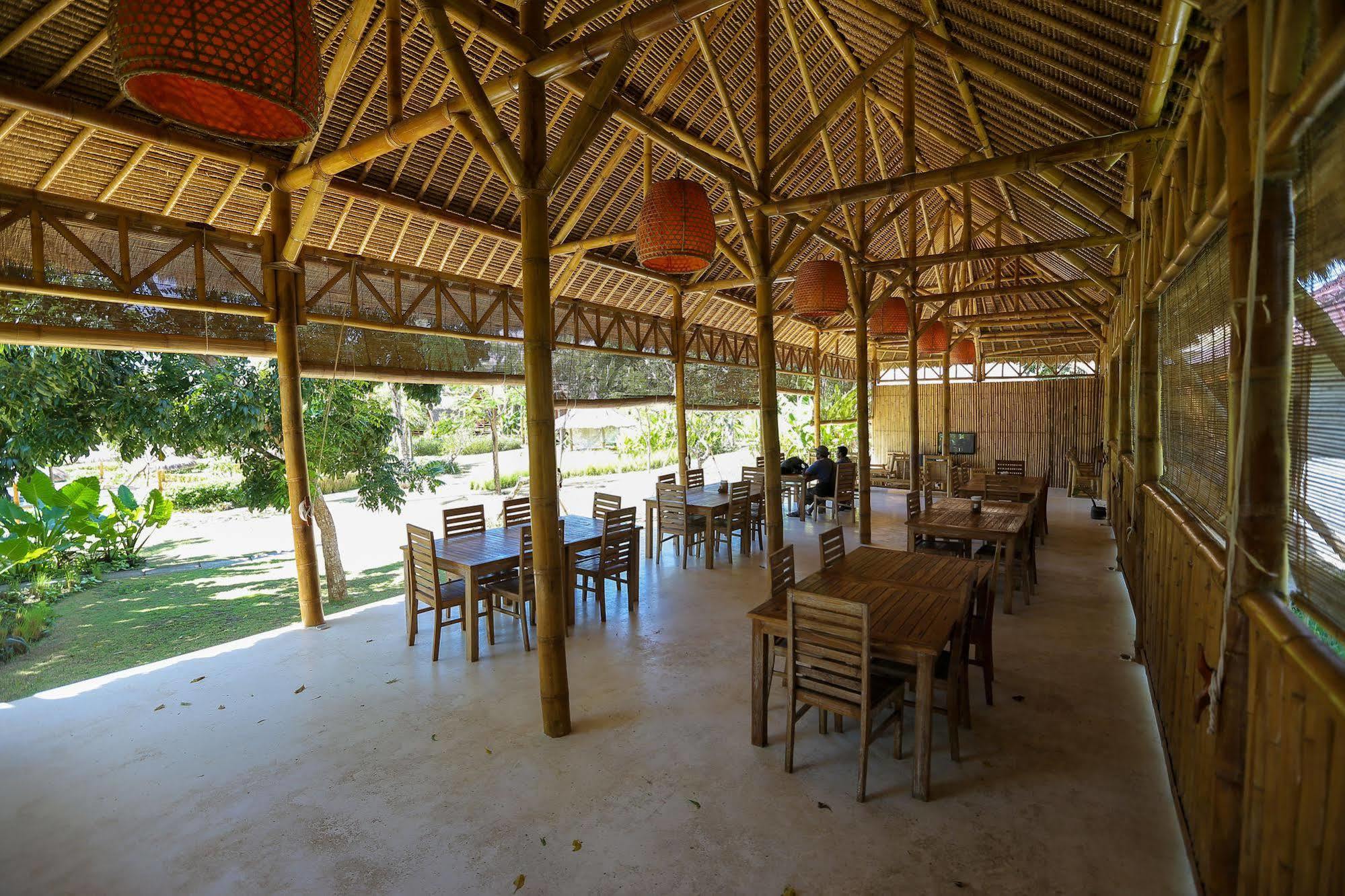 Ekas Breaks Hotel Luaran gambar